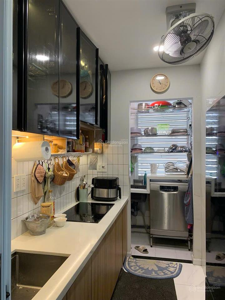 Chính chủ bán căn 2pn moonlight giá 4,2 tỷ bao full phí, tầng trung 0911 850 ***