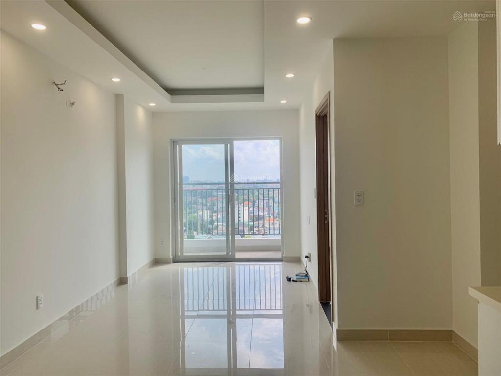 Cho thuê lavita charm 2pn  10tr, block a, b, c tặng bình giữ nhiệt & nón bảo hiểm