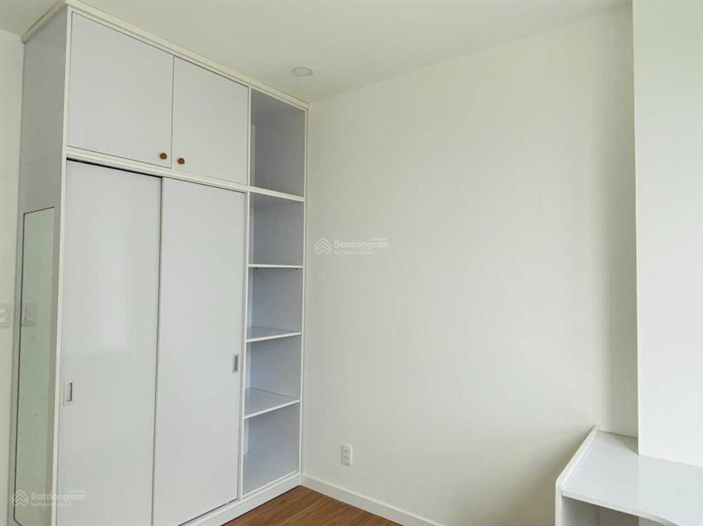 Precia có căn giá tốt, bán 2pn 2wc 5.9 tỷ sổ, view landmark, sẵn nội thất rất thiện chí 0911 850 ***