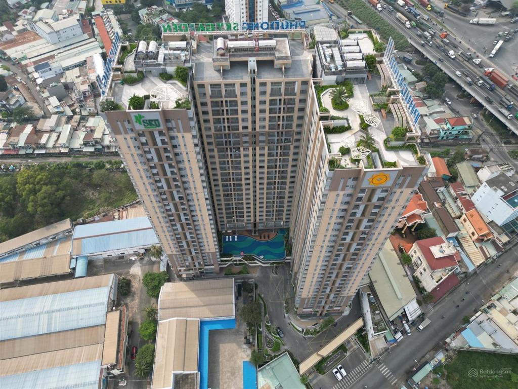 Bán căn phú đông sky garden 2pn bao phí ql 1 năm,, 70m2.  0939 720 ***