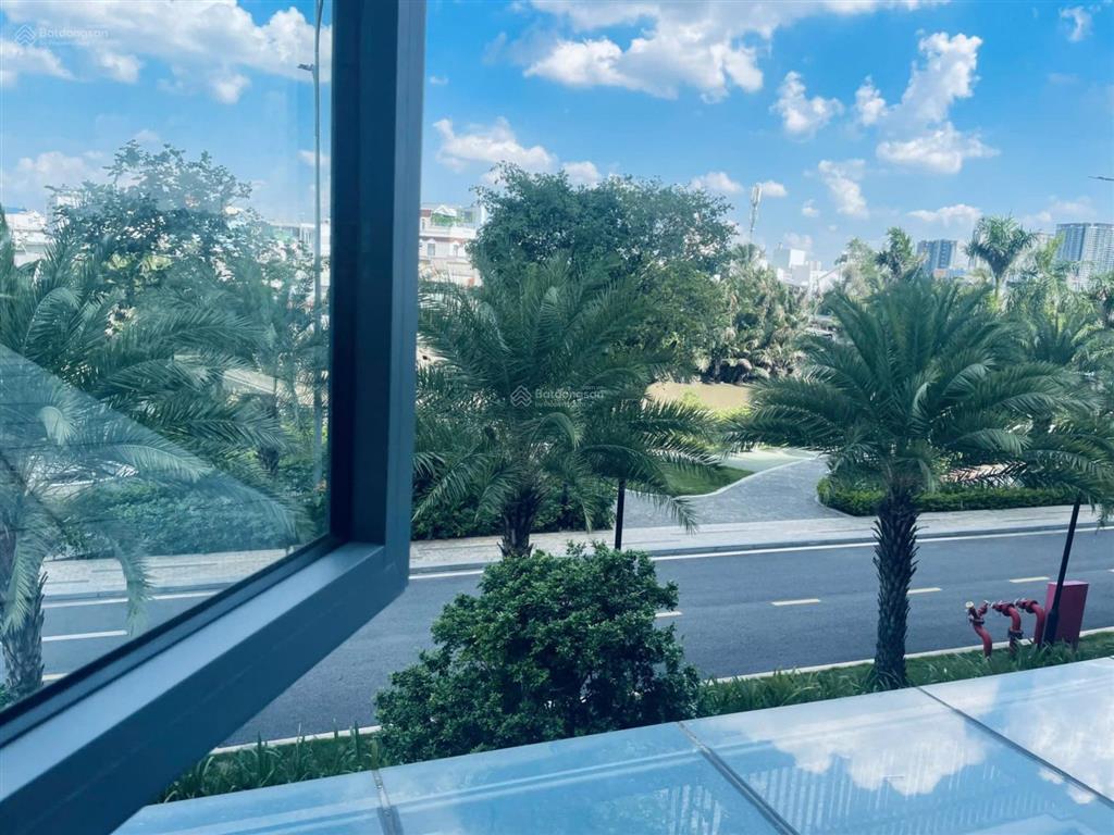 Em cho thuê ch dlusso 2pn 13tr/tháng, view sông thoáng mát. tặng kèm bình giữ nhiệt & nón bảo hiểm