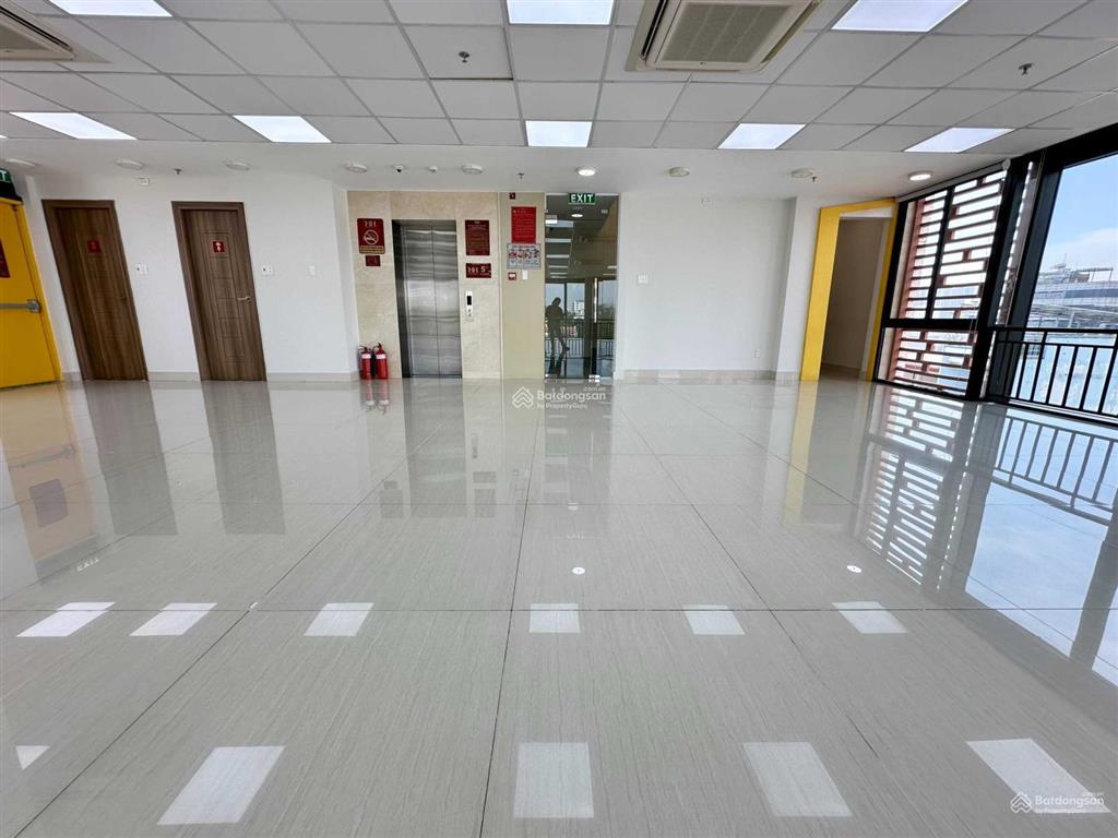 Building siêu hot mặt tiền đường nguyễn văn trỗi quận phú nhuận