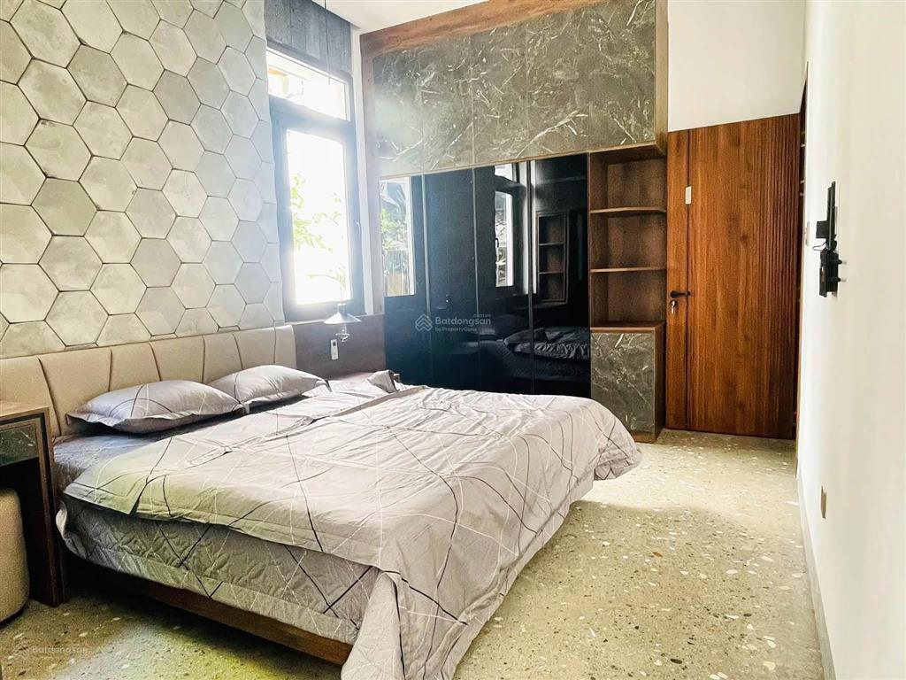 Nhà 3 tầng, vệt cây xanh phạm xuân ẩn. nhà mới