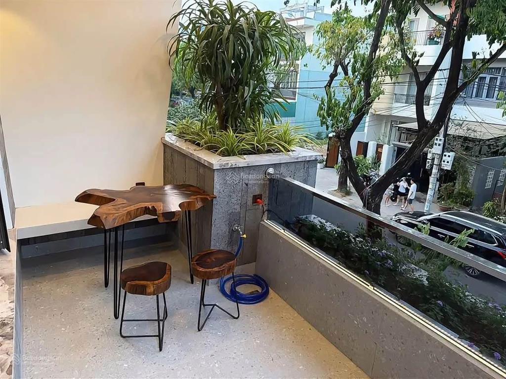 Nhà 3 tầng, vệt cây xanh phạm xuân ẩn. nhà mới