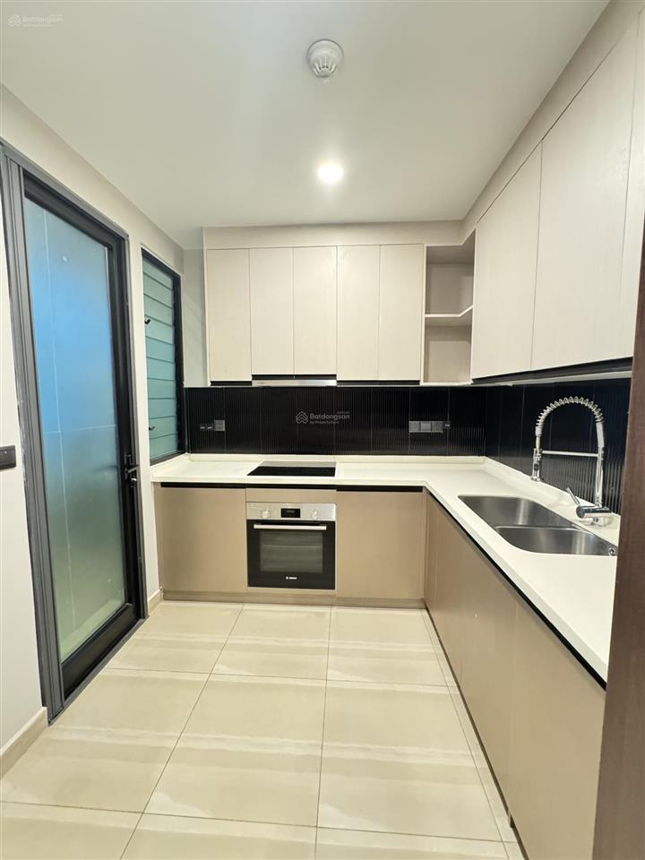 Cho thuê 3pn d'edge 144m² giá tham khảo tốt trong khu vực.  0902 705 *** thanh