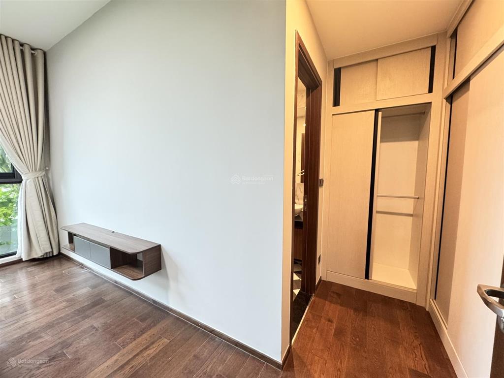 Cho thuê 3pn d'edge 144m² giá tham khảo tốt trong khu vực.  0902 705 *** thanh