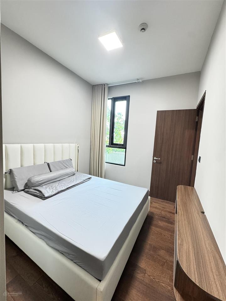Cho thuê 3pn d'edge 144m² giá tham khảo tốt trong khu vực.  0902 705 *** thanh