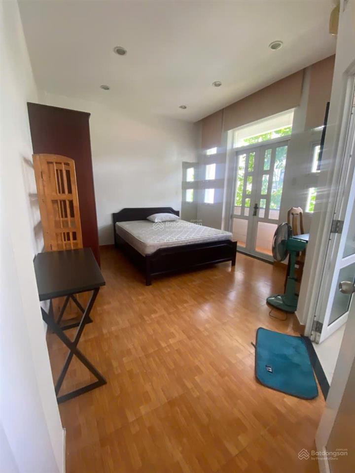Cho thuê phòng biệt thự thảo điền 25m2 đường quốc hương.  0902 705 ***