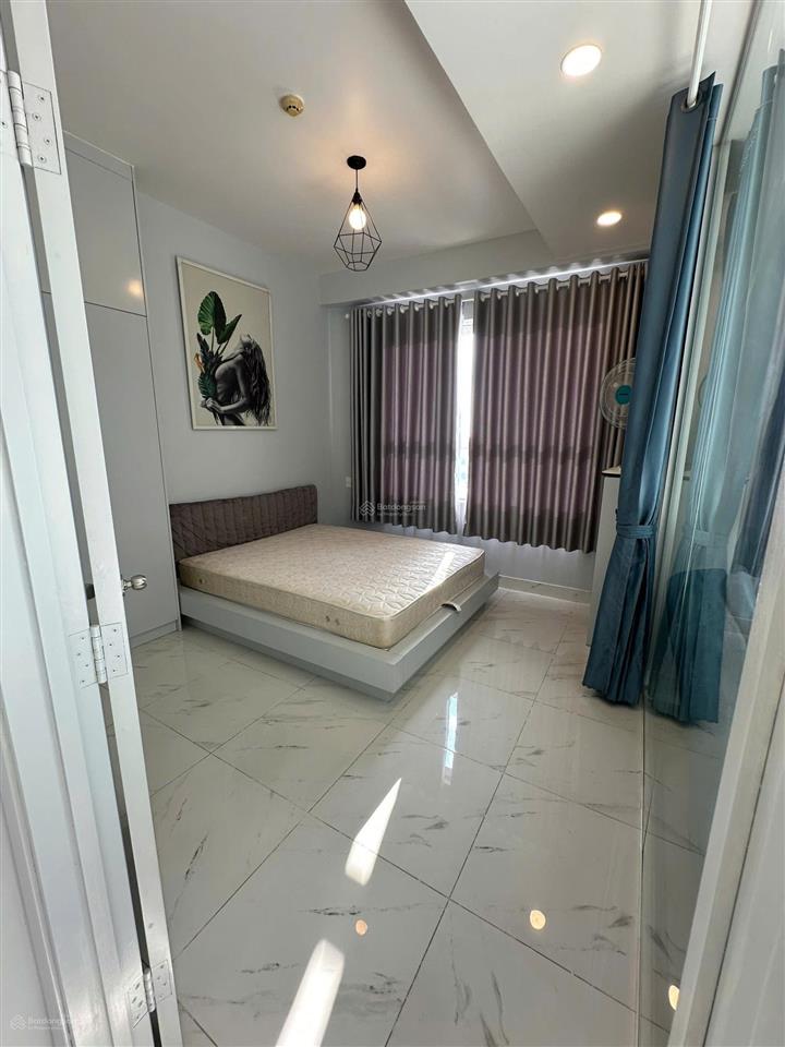 Cho thuê 2pn tropic garden 83m2 ko nội thất 18tr net.  0902 705 ***