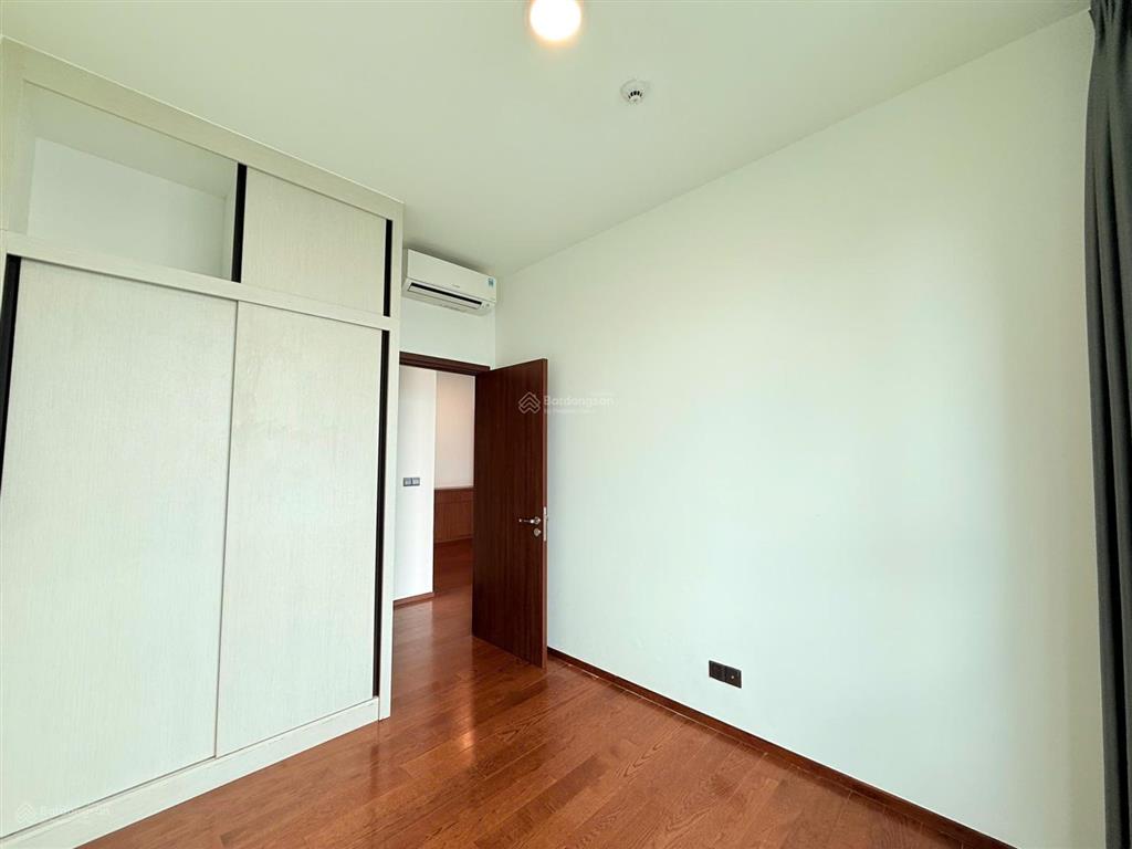 Cho thuê d'edge 2pn không nội thất tầng cao giá 35tr.  0902 705 ***
