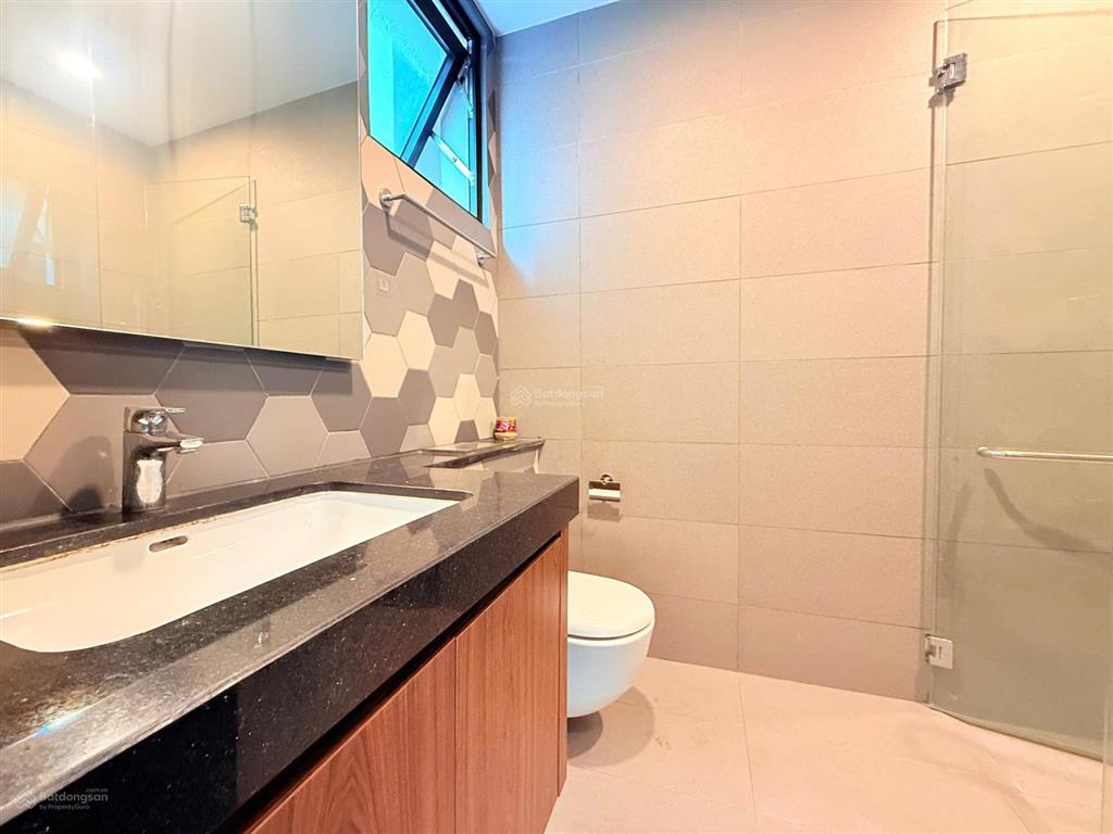Cho thuê d'edge 2pn không nội thất tầng cao giá 35tr.  0902 705 ***