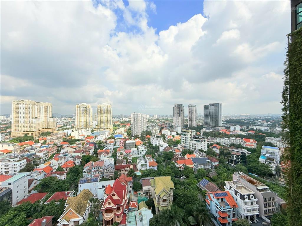 Cho thuê d'edge 2pn không nội thất tầng cao giá 35tr.  0902 705 ***