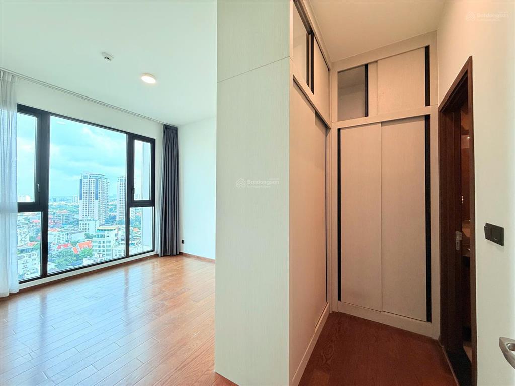 Cho thuê d'edge 2pn không nội thất tầng cao giá 35tr.  0902 705 ***