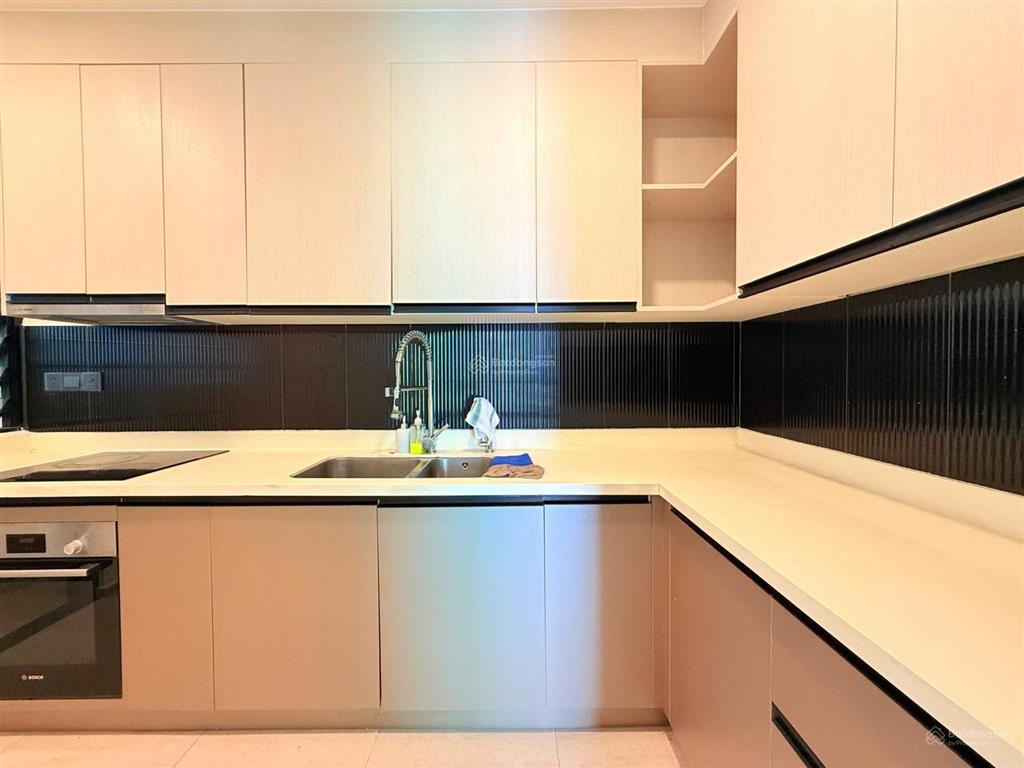 Cho thuê d'edge 2pn không nội thất tầng cao giá 35tr.  0902 705 ***