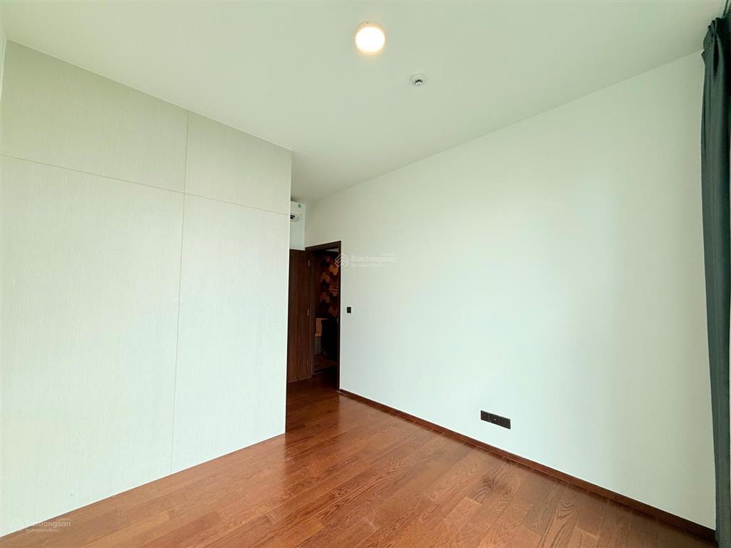 Cho thuê d'edge 2pn không nội thất tầng cao giá 35tr.  0902 705 ***