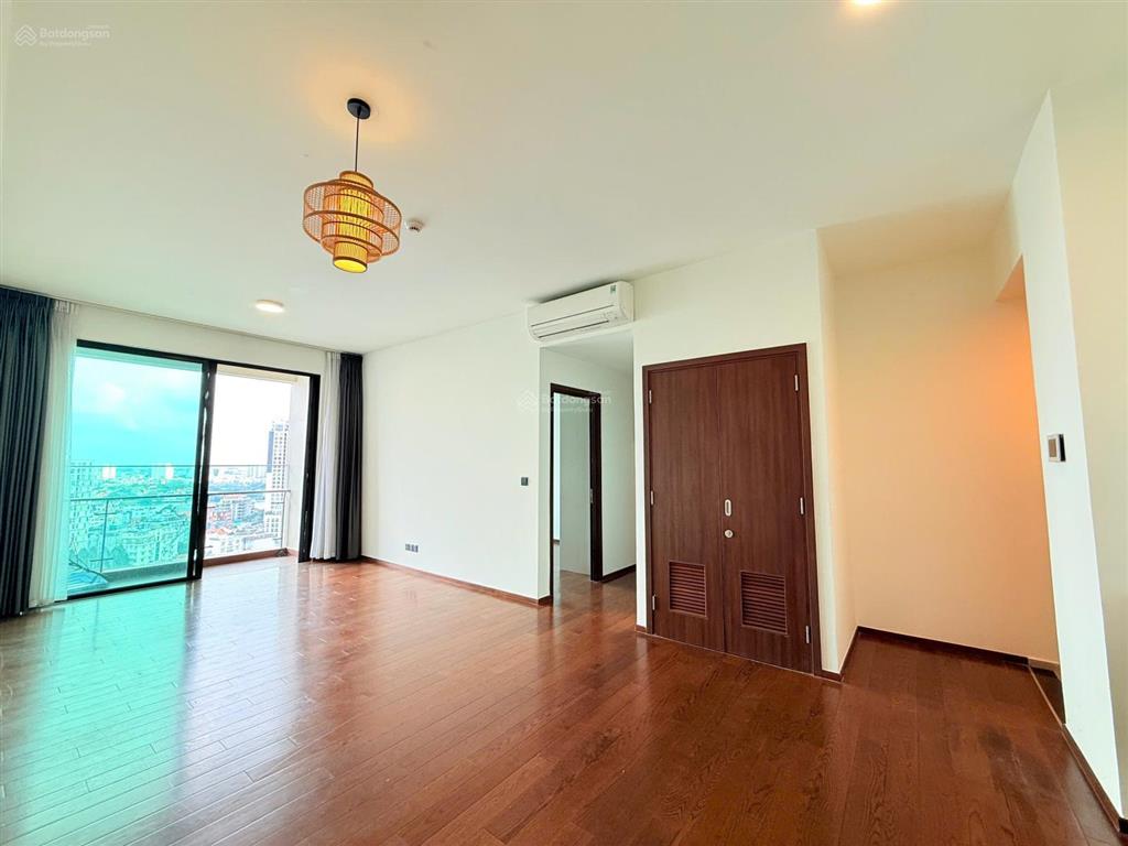 Cho thuê d'edge 2pn không nội thất tầng cao giá 35tr.  0902 705 ***