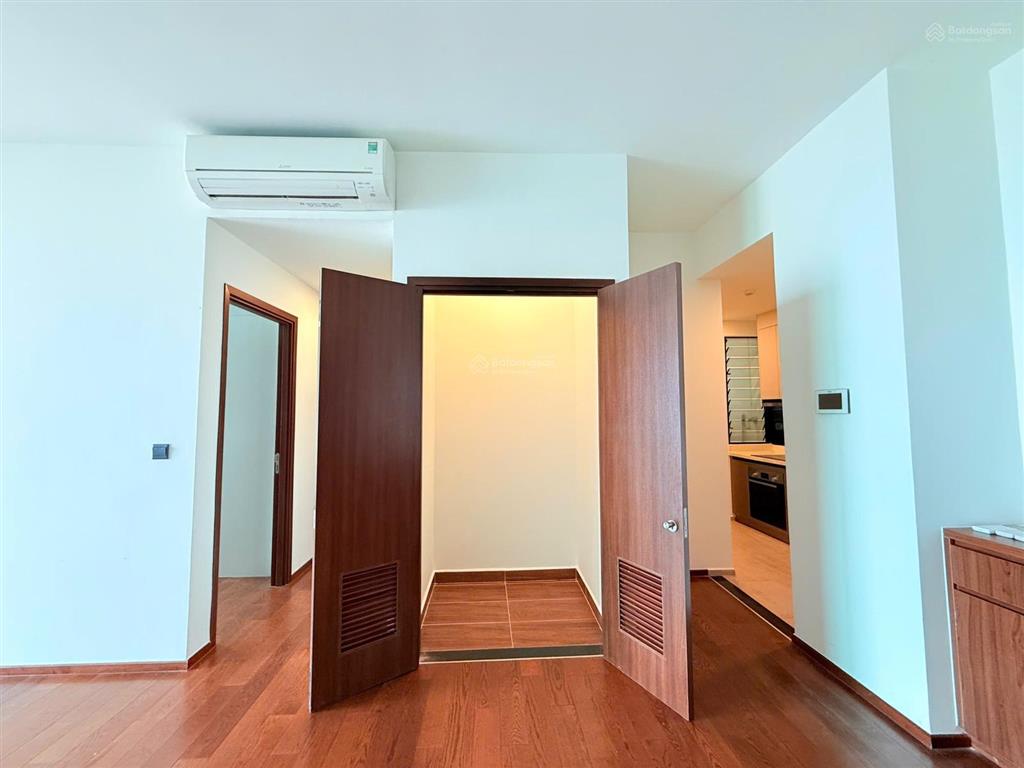 Cho thuê d'edge 2pn không nội thất tầng cao giá 35tr.  0902 705 ***