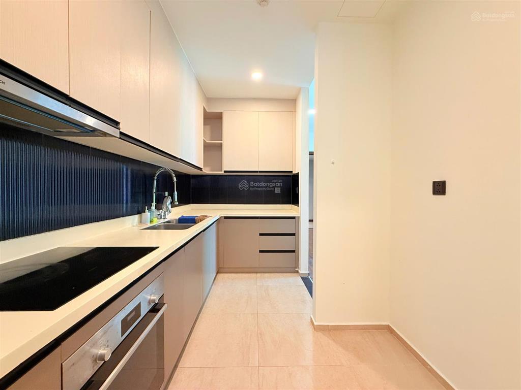 Cho thuê d'edge 2pn không nội thất tầng cao giá 35tr.  0902 705 ***