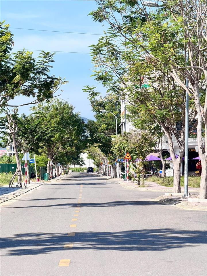 Bán nhanh lô ngang 8m xây full kinh doanh hướng sông kđt hà quang 2 . giá chỉ 69tr/m