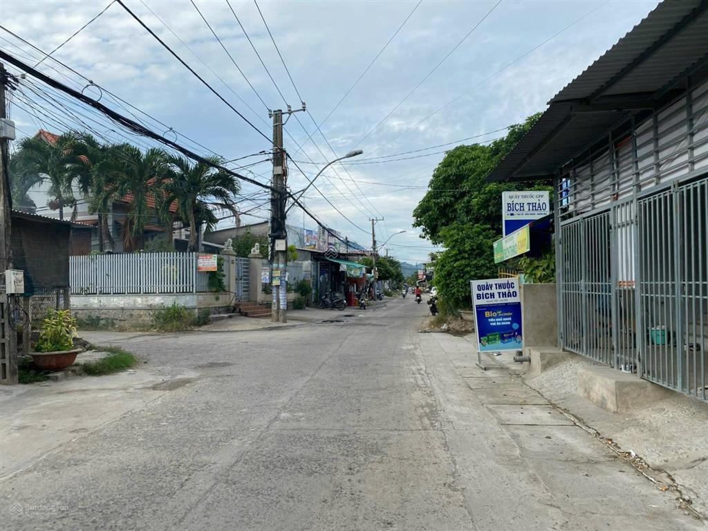 Cần bán lô đất 98,2m2, ngang 5m, tại đường lý thái tổ, kinh doanh trung tâm thị trấn diên khánh.