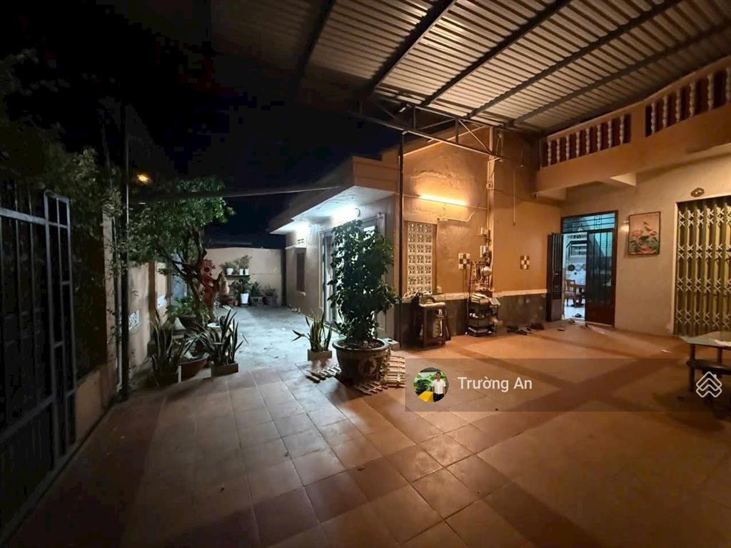 Bán nhà mặt phố trung tâm phước hoà nha trang ngang 13,6m đẹp