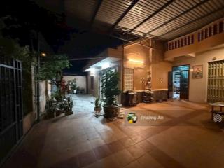 Bán nhà mặt phố trung tâm phước hoà nha trang ngang 13,6m đẹp