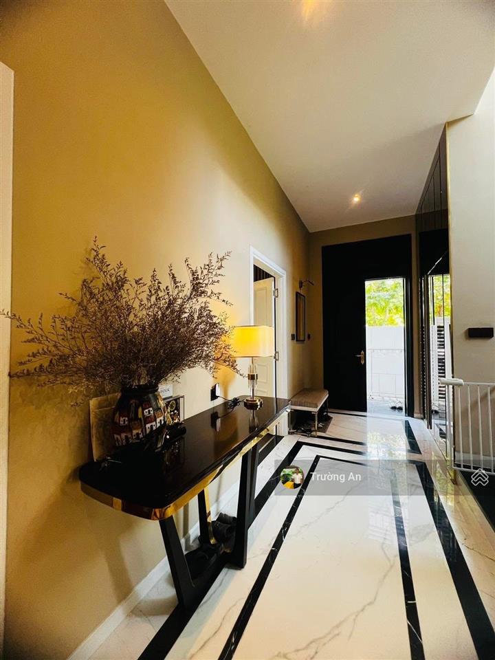 Duy nhất căn biệt thự 3 tầng đối diện công viên lớn kđt hà quang 2 dành cho khách vip thiện chí