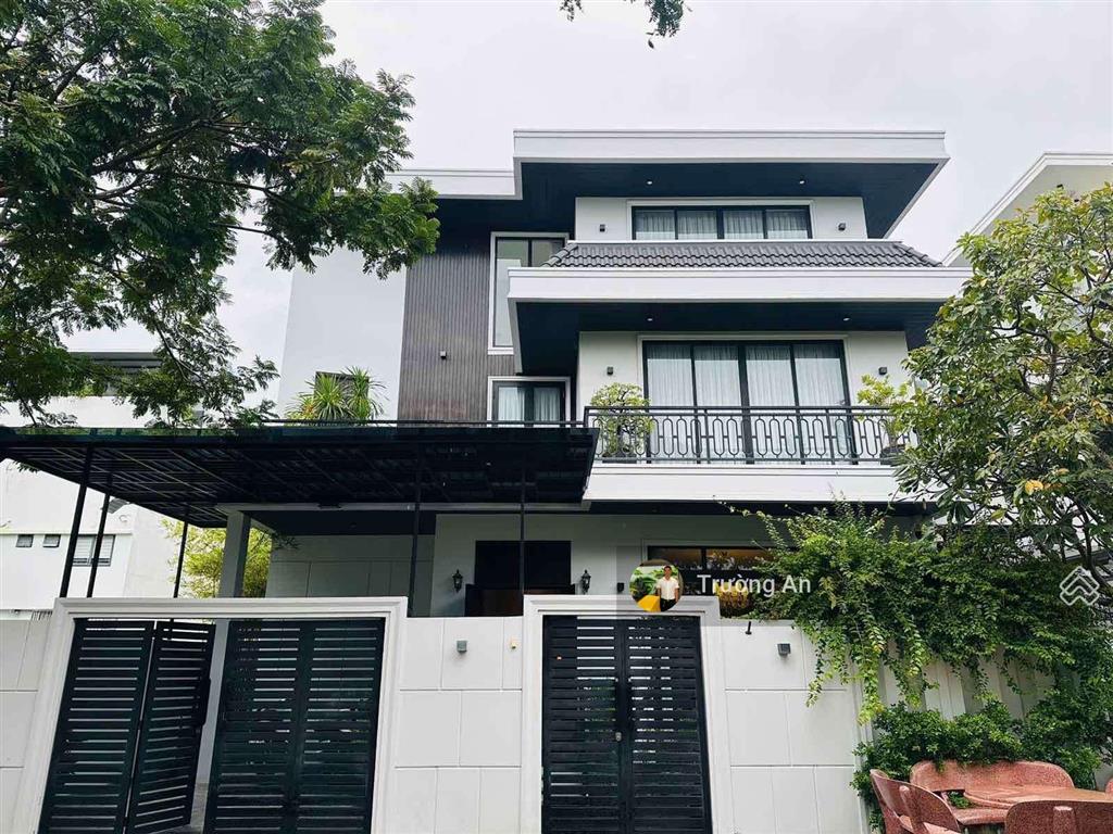 Duy nhất căn biệt thự 3 tầng đối diện công viên lớn kđt hà quang 2 dành cho khách vip thiện chí