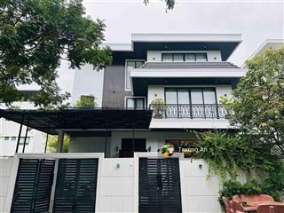 Duy nhất căn biệt thự 3 tầng đối diện công viên lớn kđt hà quang 2 dành cho khách vip thiện chí