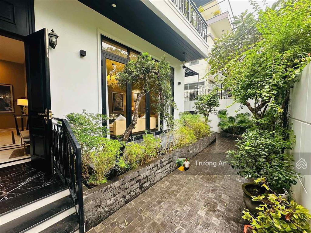 Duy nhất căn biệt thự 3 tầng đối diện công viên lớn kđt hà quang 2 dành cho khách vip thiện chí