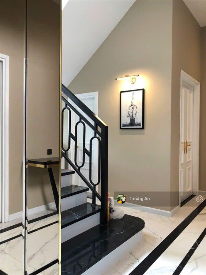 Duy nhất căn biệt thự 3 tầng đối diện công viên lớn kđt hà quang 2 dành cho khách vip thiện chí