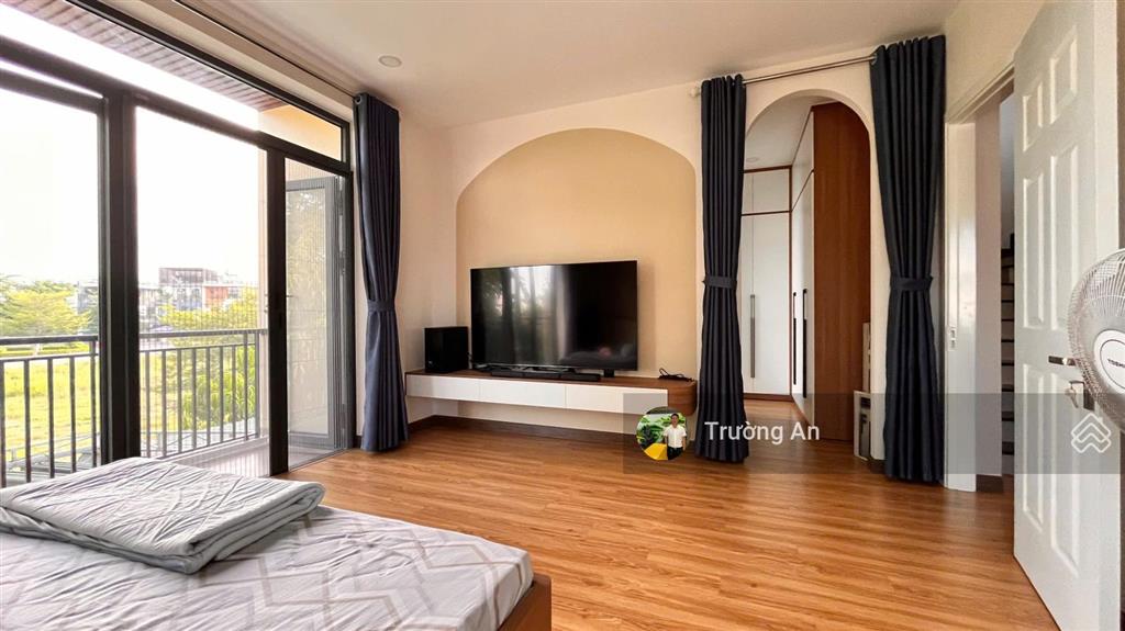 Giá bán rẻ 15 tỷ cần bán nhà biệt thự 3 tầng kđt mỹ gia gói 3  thái xuân