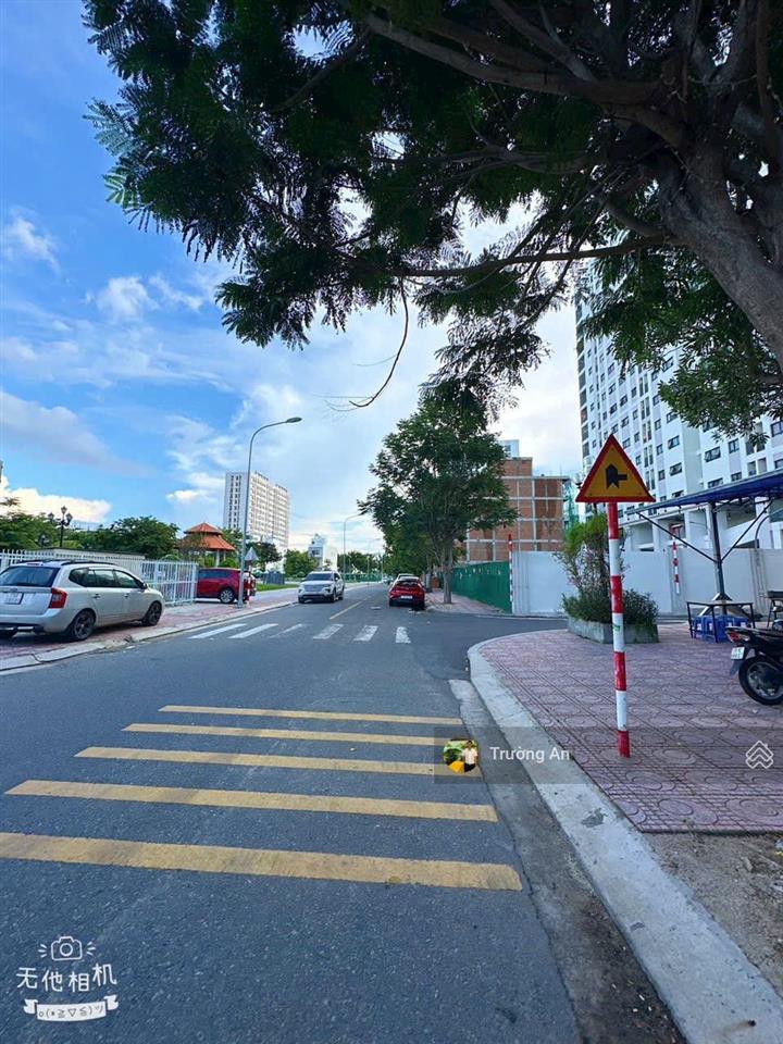 Siêu hiếm bán toà nhà 5 tầng ngang10m đối diện công viên lớn trung tâm kđt hà quang 1