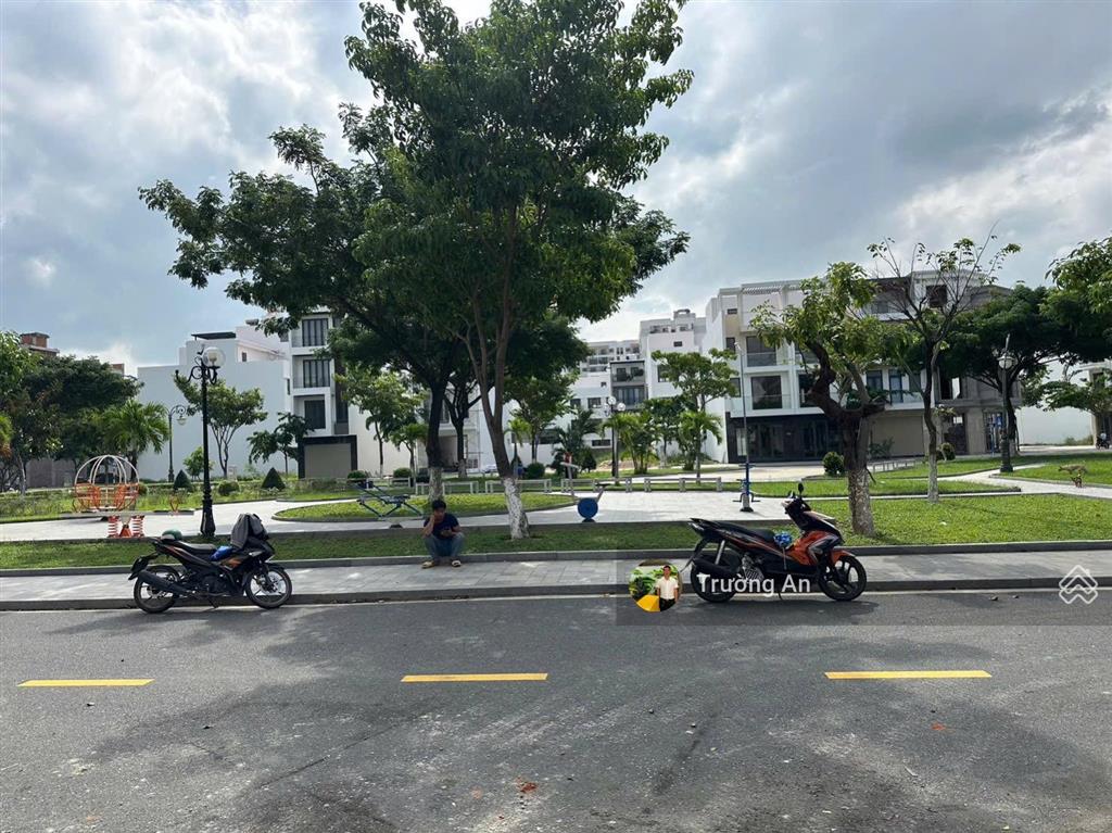 Giá 8,7 tỷ lô đất đối diện công viên siêu đẹp kđt vcn phước long 2