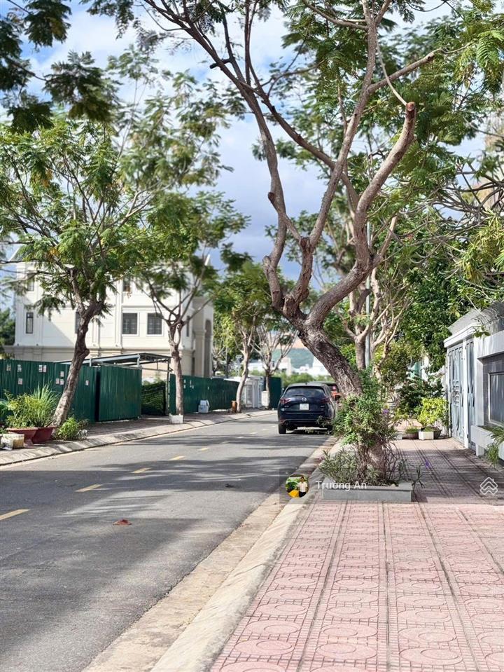 Hiếm lô biệt thự xéo công viên kđt hà quang 2. giá thoả thuận 6x/m rẻ nhất thị trường