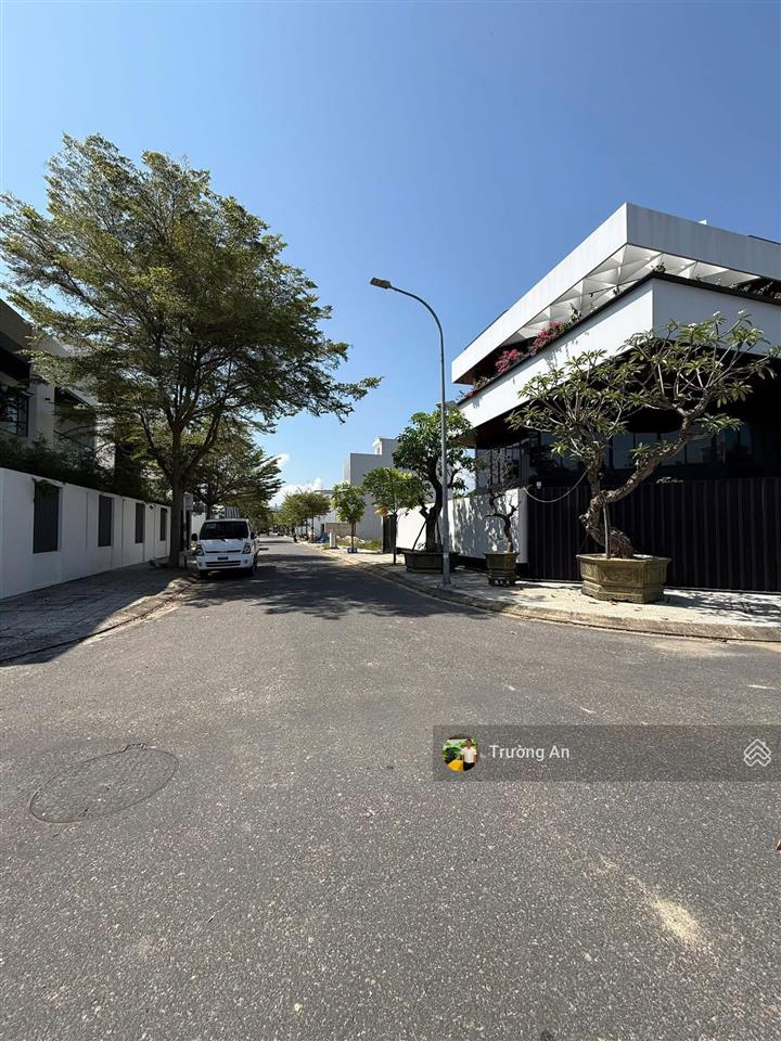 Giá rất tốt 45 triệu/m lô góc đường bồn hoa kđt gói 5 mỹ gia nha trang