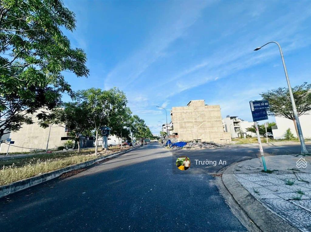 Giá rất tốt 45 triệu/m lô góc đường bồn hoa kđt gói 5 mỹ gia nha trang