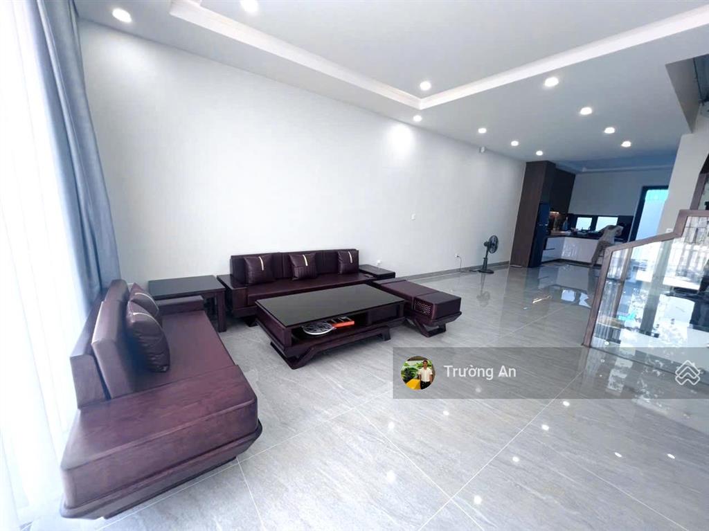 Giá 8,5 tỷ nhà đẹp 3 tầng đã hoàn thiện gói 8 capella mỹ gia nha trang