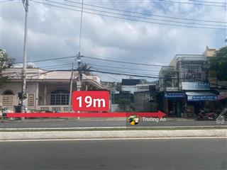 Nhà mặt tiền phạm văn đồng diện tích 167m (ngang 19m) giá chỉ 24 tỷ.