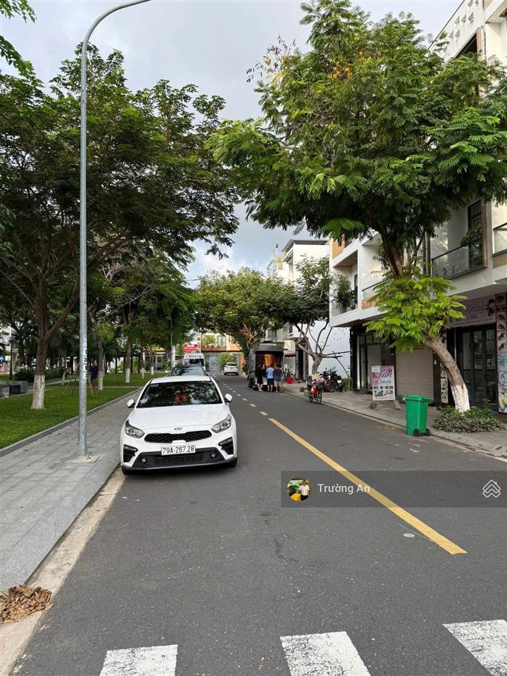 Cần bán một lô đất hiếm tại đường b3 vcn phước long 1, đối diện công viên.