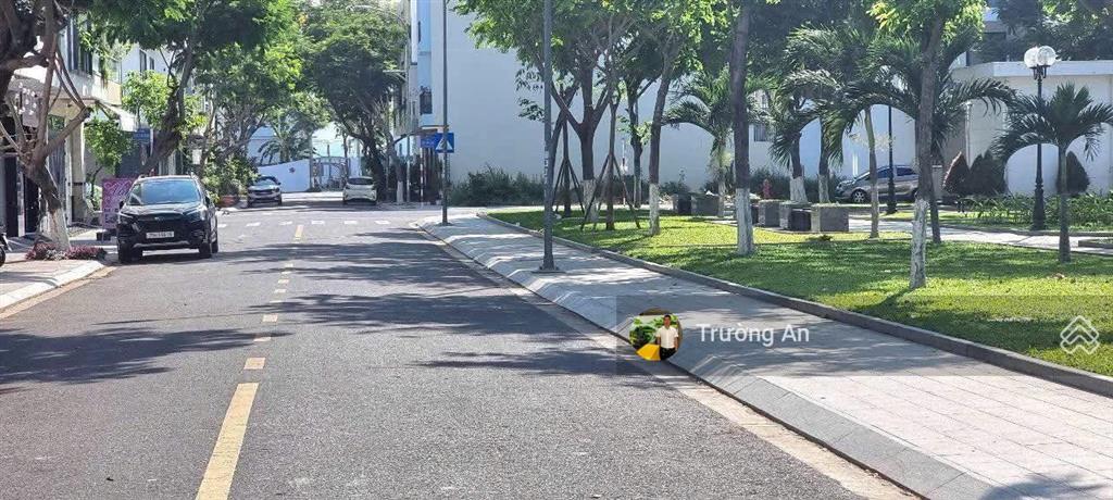 Cần bán một lô đất hiếm tại đường b3 vcn phước long 1, đối diện công viên.