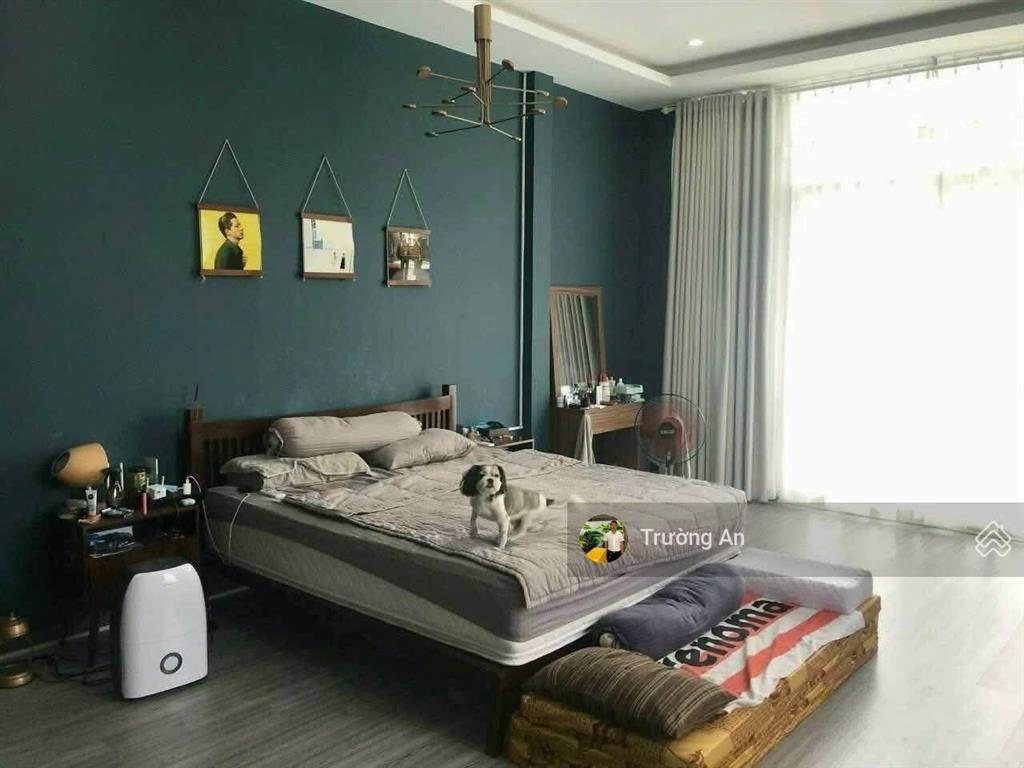 Cần bán nhà 3 tầng mặt tiền đường nguyễn thị minh khai, có dòng tiền 45tr/th