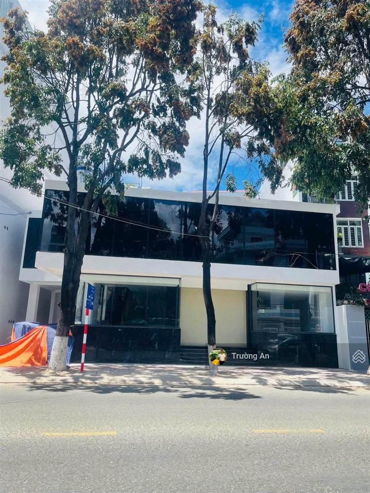 Bán nhà có mặt tiền ngang 16m mặt đường nguyễn đức cảnh nha trang