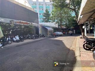 Bán nhà cấp 4 cũ mặt tiền đường trường sa, nha trang, có sổ đỏ và mặt tiền rộng 6,6m.