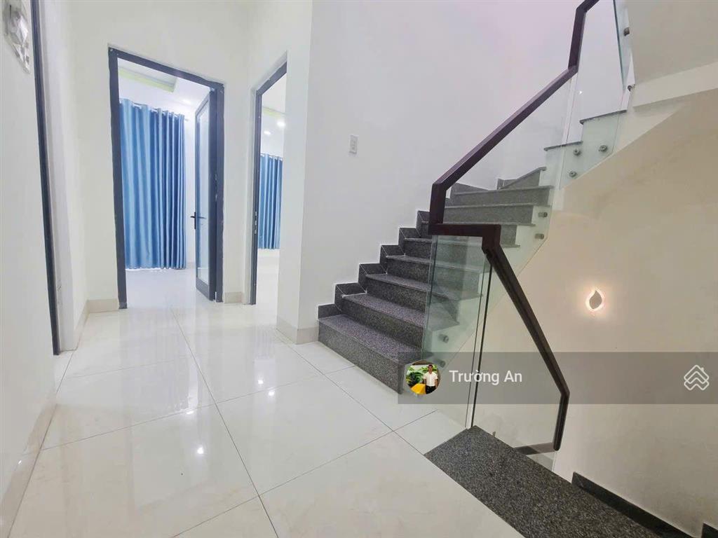 Bán nhà 3 tầng tại hẻm lạc long quân, phường phước tân tt nha trang