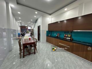 Bán nhà 2 tầng, 2 mặt tiền đường b9 vcn phước long 2. có sổ hồng