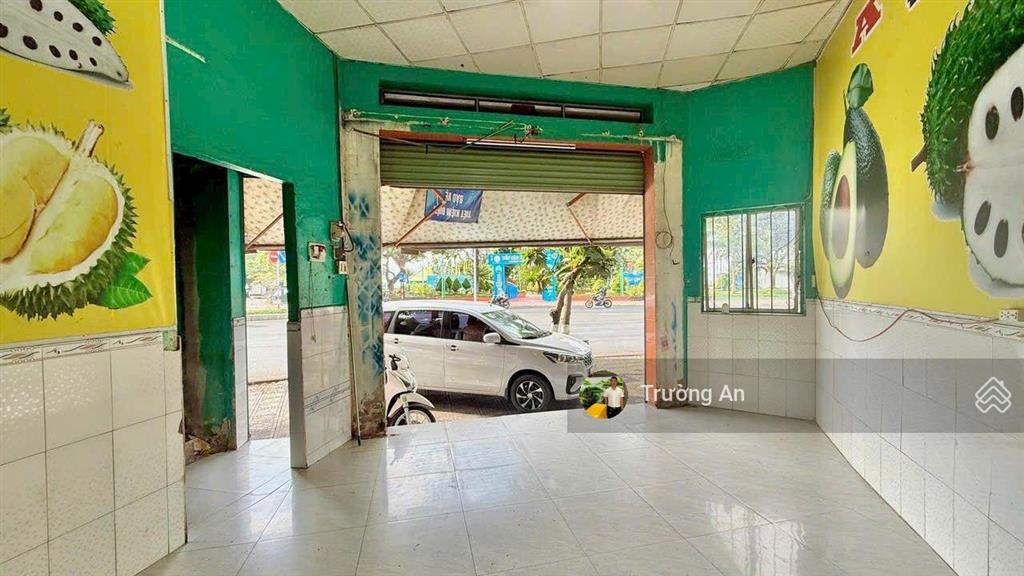 Bán nhà 2 tầng mặt tiền biển phạm văn đồng, nha trang, gần cầu trần phú.