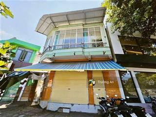 Bán nhà 2 tầng mặt tiền biển phạm văn đồng, nha trang, gần cầu trần phú.