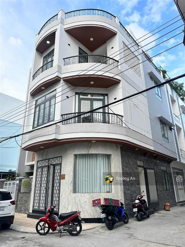 Bán nhà đẹp căn góc 3 tầng trên đường phan vinh, gần dã tượng và biển nha trang