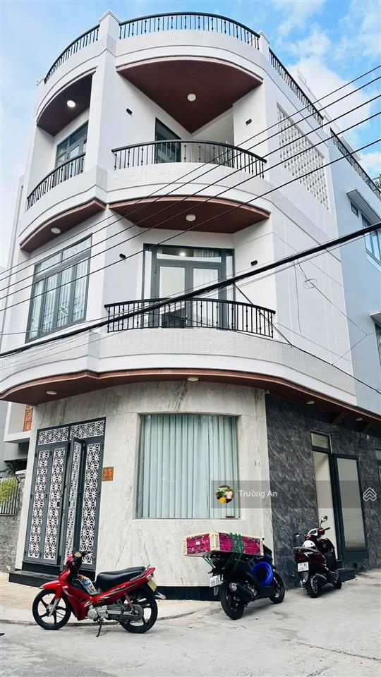 Bán nhà đẹp căn góc 3 tầng trên đường phan vinh, gần dã tượng và biển nha trang